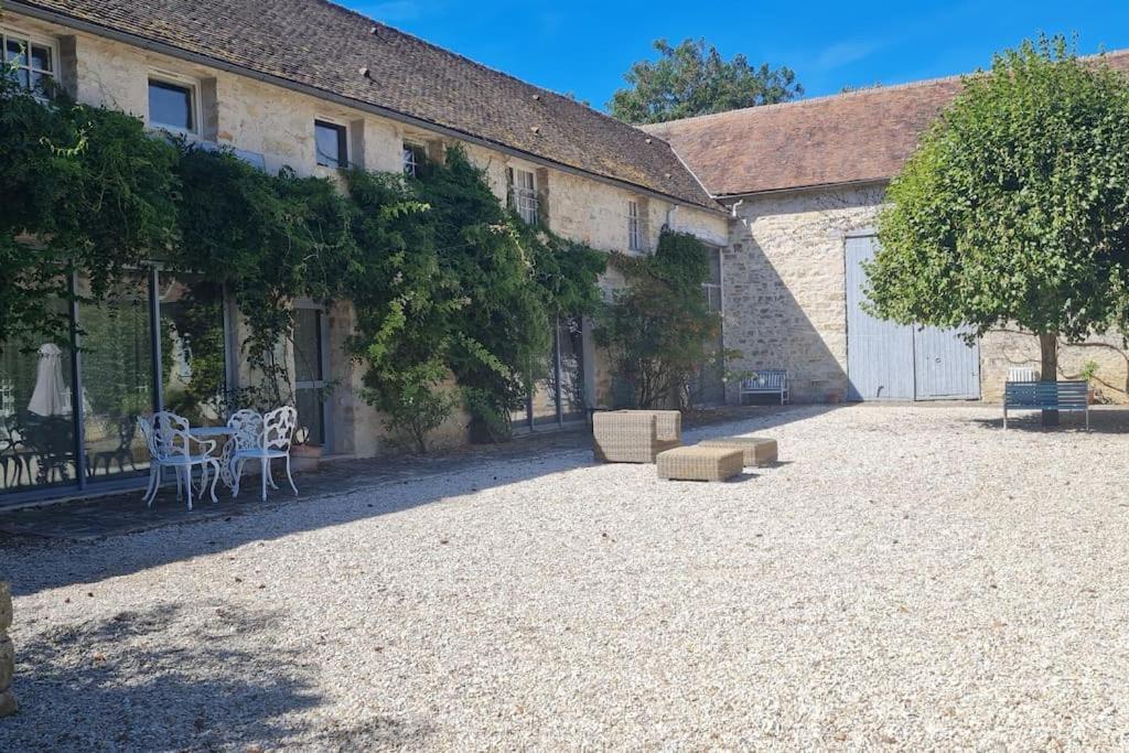Belle Maison, 2 Dans Corps De Ferme - Raphael