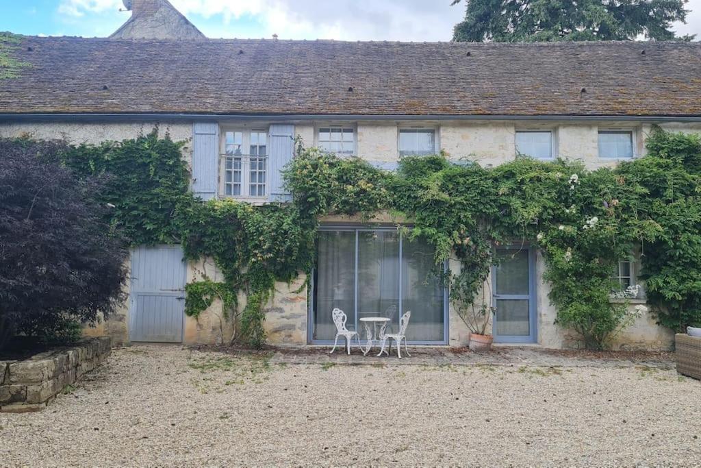 Belle Maison, 2 Dans Corps De Ferme - Raphael *